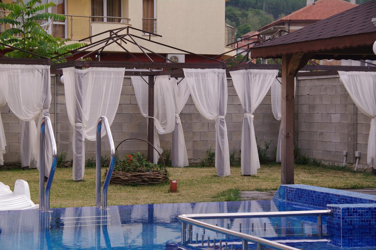 Hotel Aristokrat Obsor Exterior foto